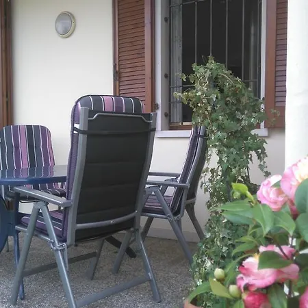 Bilocale Il Lauro Apartmán *
